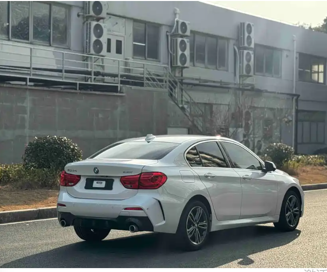2023 BMW 1 серии 120i M Sport
