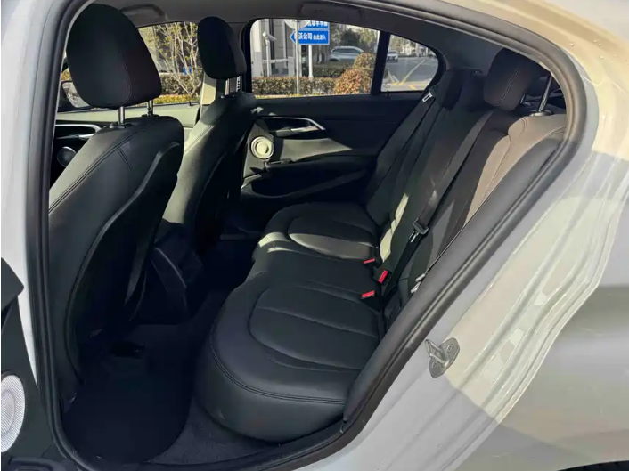2023 BMW 1 серии 120i M Sport