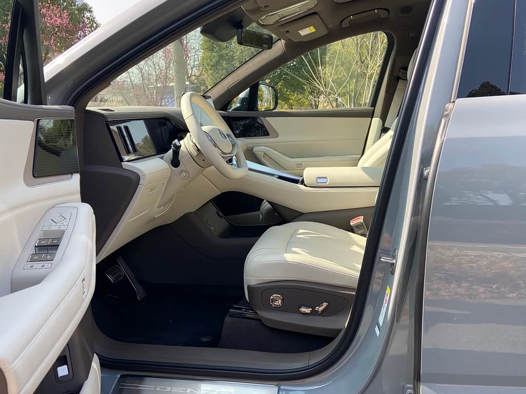 Denza 2025 Denza N8L Flagship