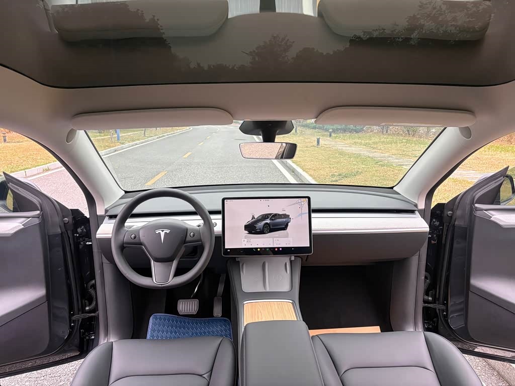 Tesla Model Y 2024 Rear-Wheel Drive Version