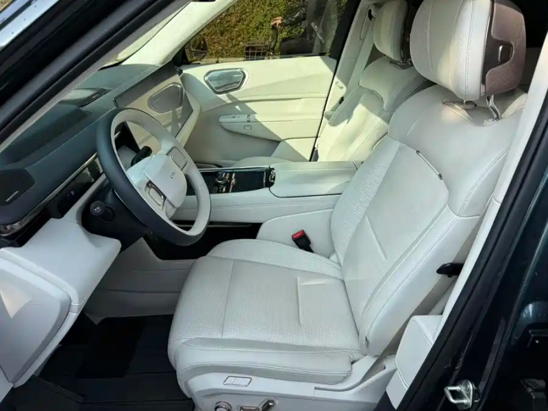 LYNK & CO 2025 Lynk & Co 900 2.0T Ultra