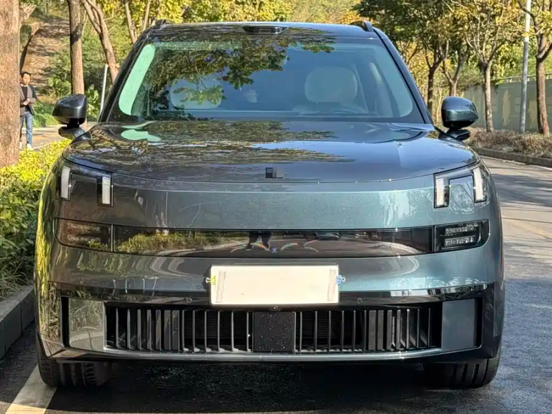 LYNK & CO 2025 Lynk & Co 900 2.0T Ultra