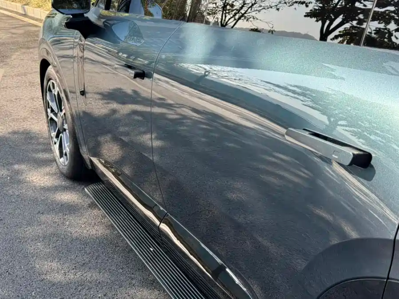 LYNK & CO 2025 Lynk & Co 900 2.0T Ultra