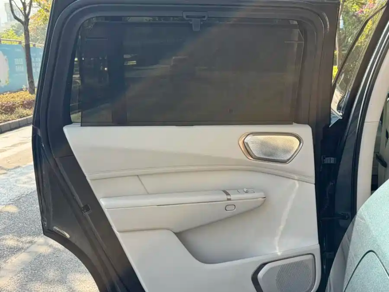 LYNK & CO 2025 Lynk & Co 900 2.0T Ultra