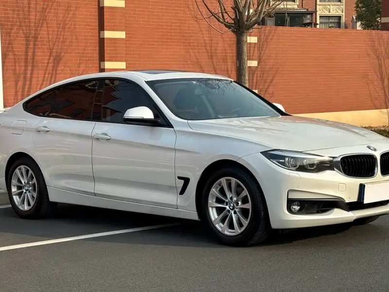 BMW 3 Series GT 2016 320i Fashion Edition