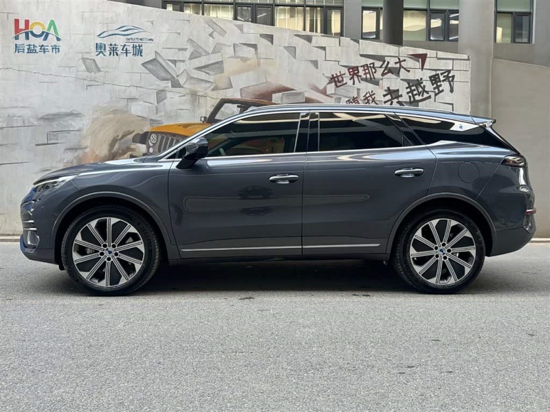 Denza Denza N8 2023 4WD Super Hybrid Flagship 6-Seater Version