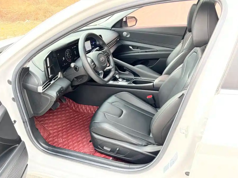 Hyundai Hyundai Elantra 1.5L CVT LUX (2021)