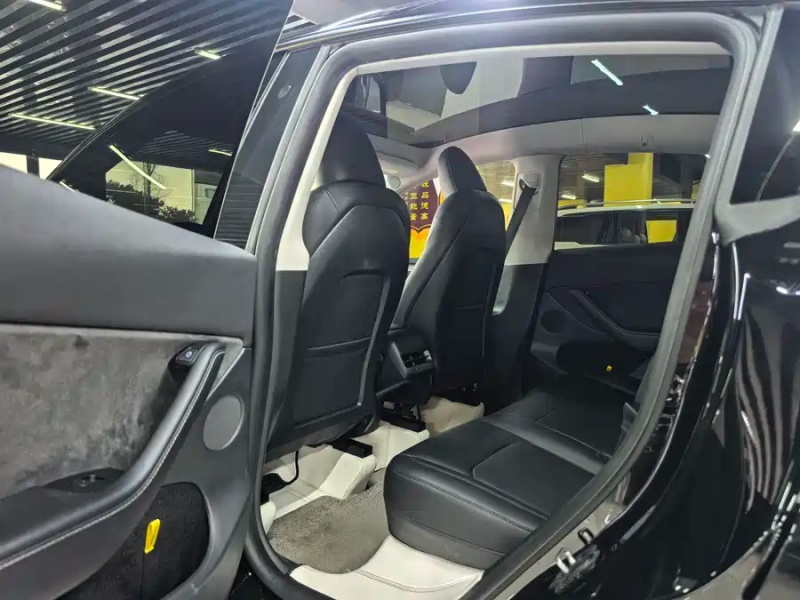Tesla Model Y 2023 Edición de Tracción Trasera