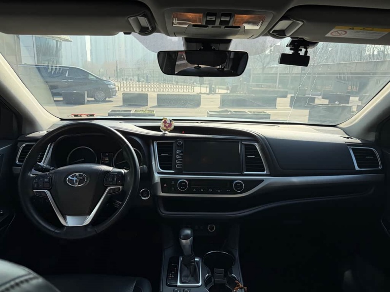 Toyota Highlander 2018 2.0T 4WD Luxury Edition 7-Seater National VI Emission Standard