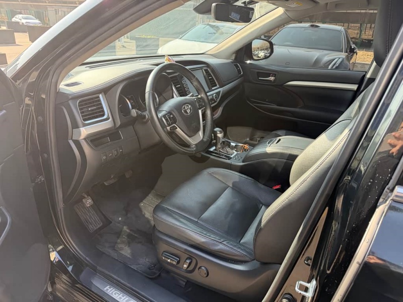 Toyota Highlander 2018 2.0T 4WD Luxury Edition 7-Seater National VI Emission Standard