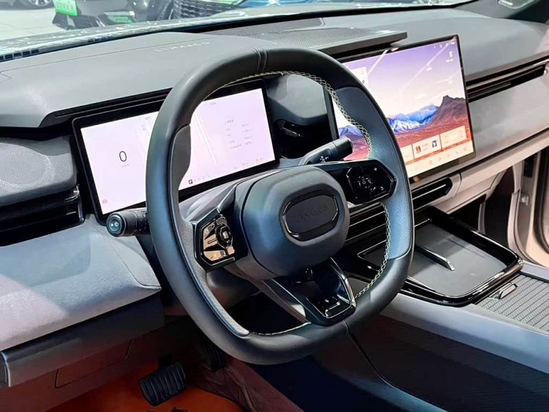 LYNK & CO Lynk & Co 08 EM-P2025 120km long endurance Pro