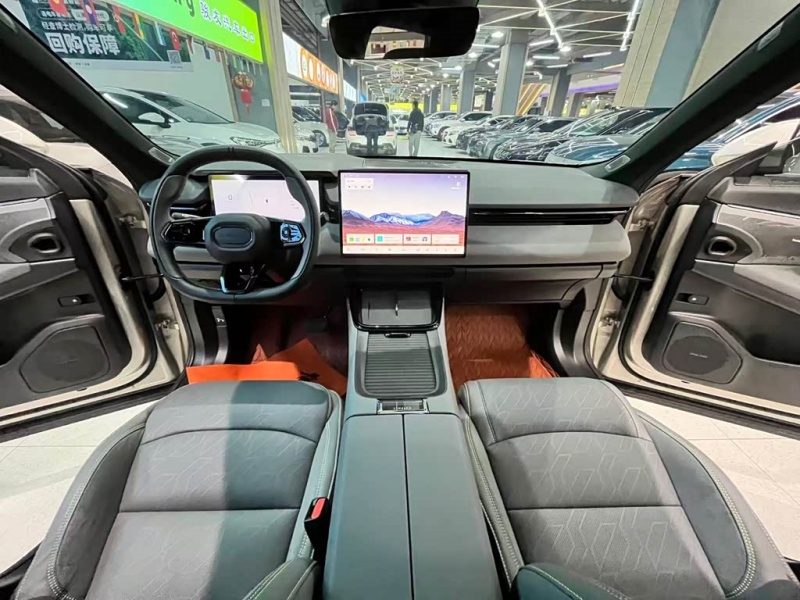 LYNK & CO Lynk & Co 08 EM-P2025 120km long endurance Pro