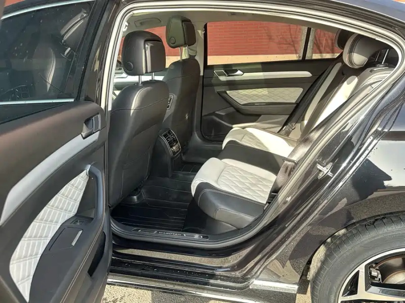 Volkswagen Volkswagen Magotan 2023 2 Million Anniversary Edition 330TSI DSG Luxury