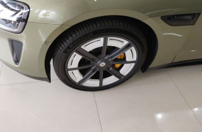 Versión 2024 de Xiaomi Auto SU7 con Tracción Trasera, de Larga Distancia y ADAS