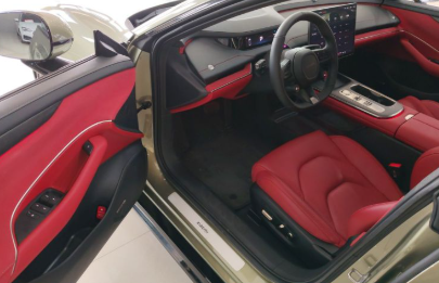 Versión 2024 de Xiaomi Auto SU7 con Tracción Trasera, de Larga Distancia y ADAS