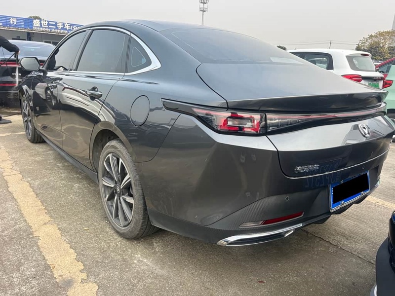 Changan Eado 2025 Blue Whale 1.5T Edición de Alto Rendimiento
