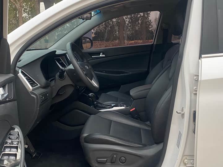 Hyundai Hyundai Tucson (TL) 1.6 T-GDi 2WD 7DCT  edition