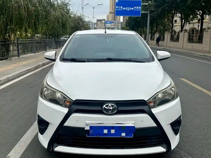 Toyota Toyota YARiS L 2014 1.3E Automatic Glamour Edition