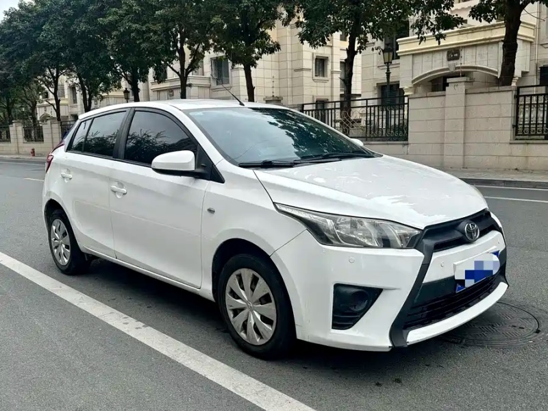 Toyota Toyota YARiS L 2014 1.3E Automatic Glamour Edition