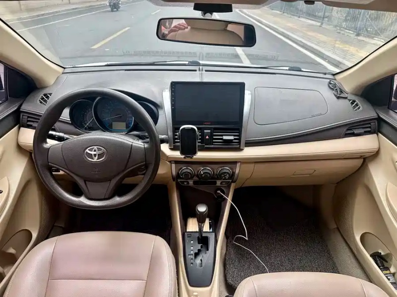 Toyota Toyota YARiS L 2014 1.3E Automatic Glamour Edition