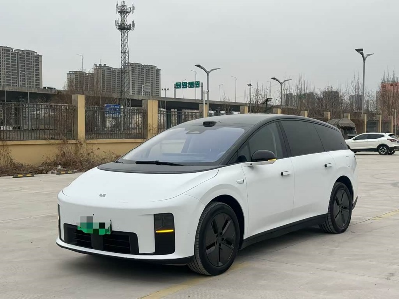 Li Auto i8 2025 Standard Edition