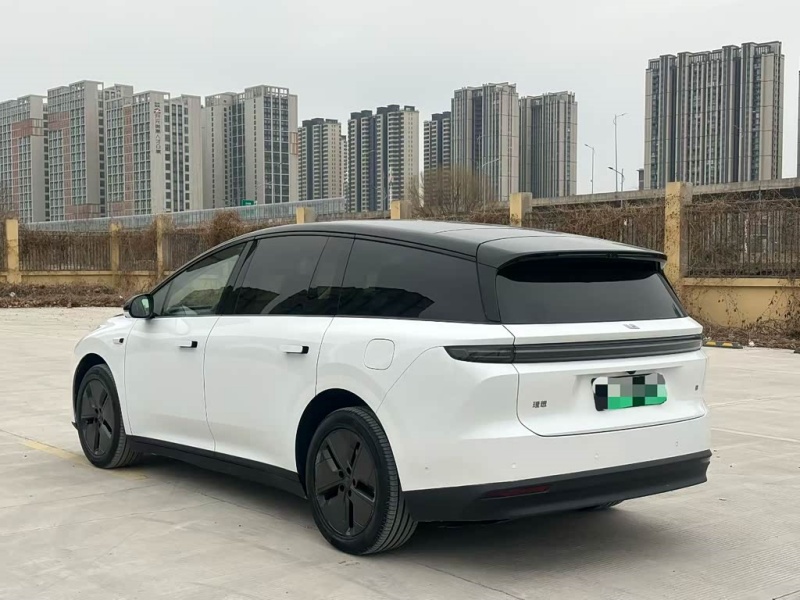 Li Auto Li Auto i8 2025 Standard Edition