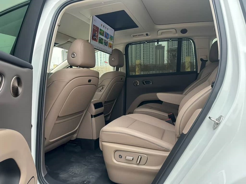 Li Auto Li Auto i8 2025 Standard Edition