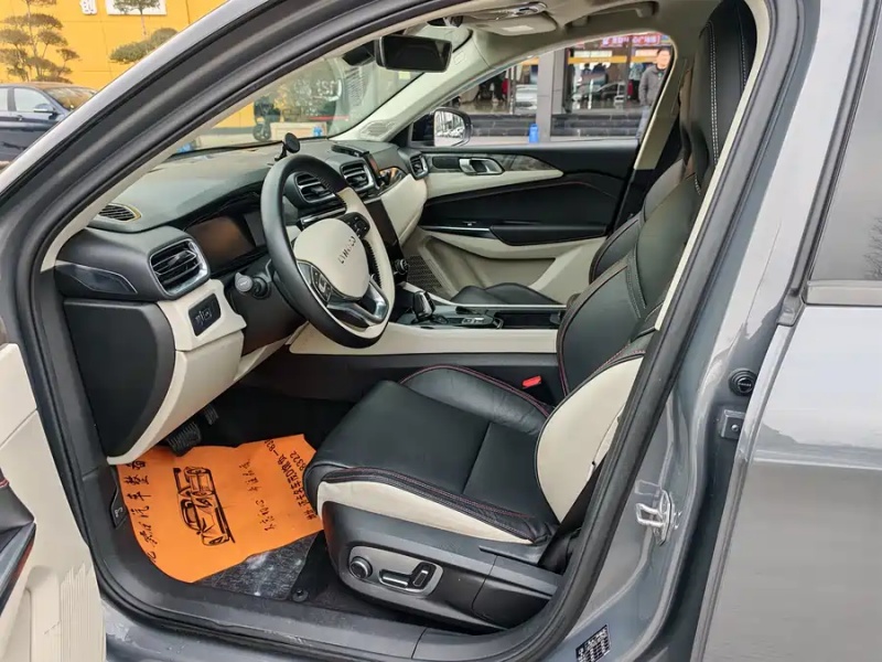 LYNK & CO Lynk & Co 02 2018 1.5T DCT FWD Yao Pro Edition, China V