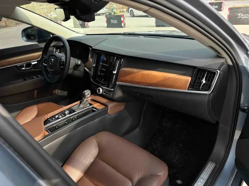 Volvo S90 2020 T5 Momentum