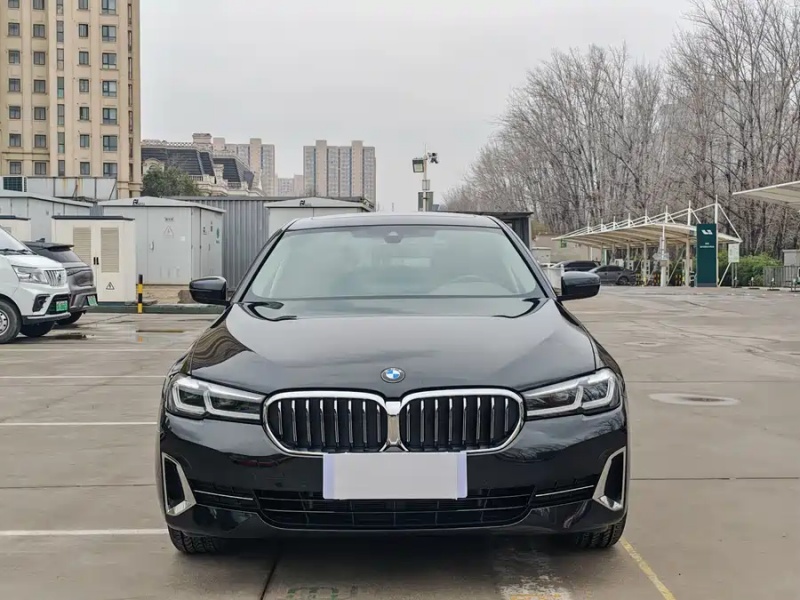 BMW BMW 5 Series 2022 Facelift 530Li Luxury Line