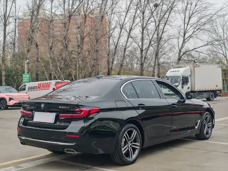 BMW BMW 5 Series 2022 Facelift 530Li Luxury Line