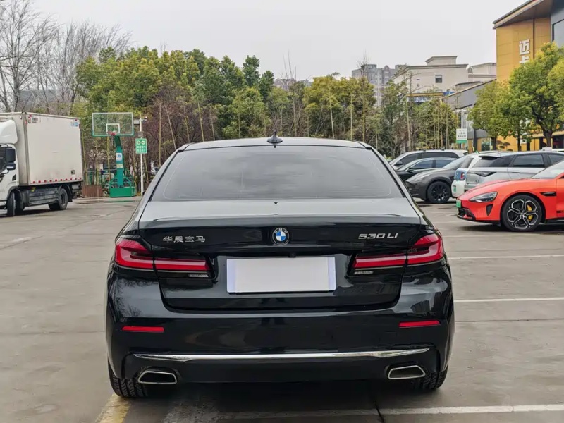 BMW BMW 5 Series 2022 Facelift 530Li Luxury Line