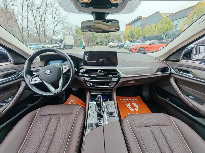 BMW BMW 5 Series 2022 Facelift 530Li Luxury Line