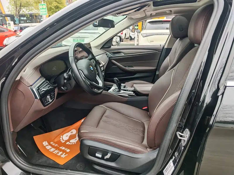 BMW BMW 5 Series 2022 Facelift 530Li Luxury Line