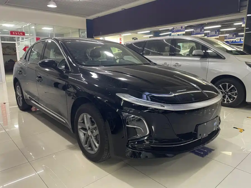 BYD Hongqi E-QM5 2025 500 km Travel Version