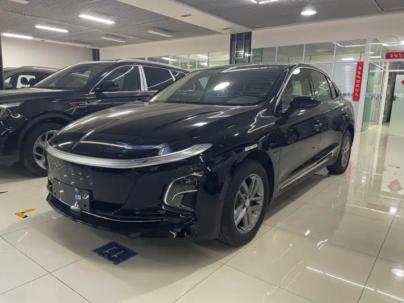 BYD Hongqi E-QM5 2025 500 km Travel Version