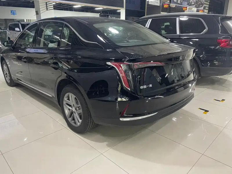 BYD Hongqi E-QM5 2025 500 km Travel Version