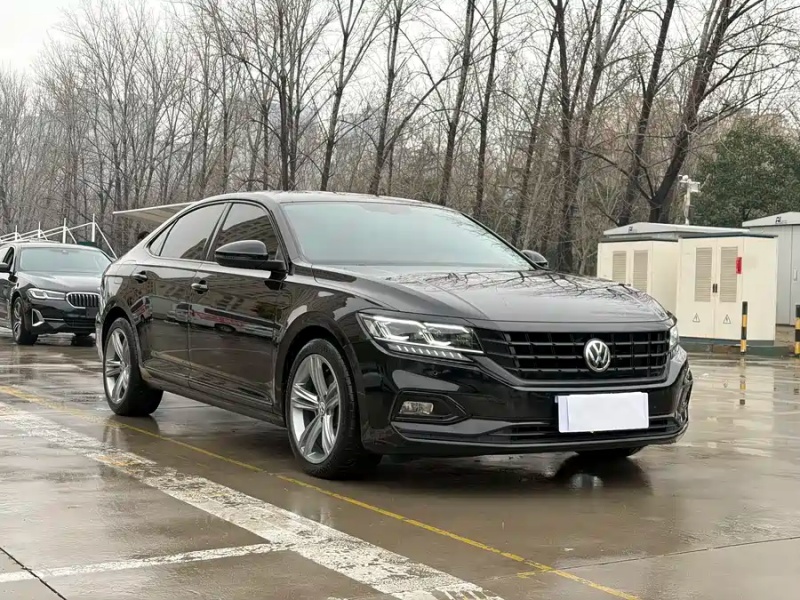Volkswagen Passat 2019 380TSI Luxury