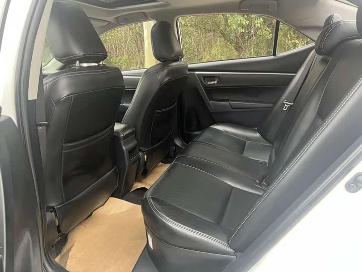 Toyota Toyota Corolla Plug-in Hybrid (PHEV) 2019 1.8L E‑CVT Leading Edition