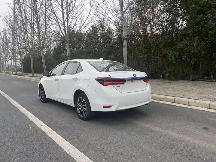 Toyota Toyota Corolla Plug-in Hybrid (PHEV) 2019 1.8L E‑CVT Leading Edition