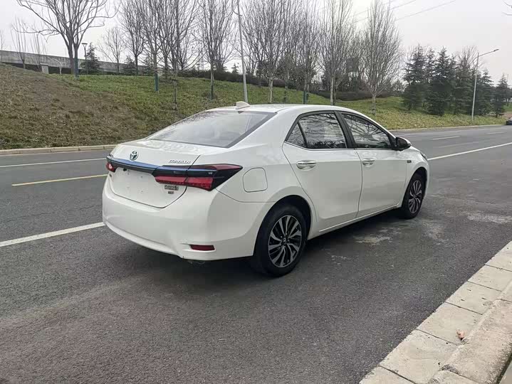 Toyota Toyota Corolla Plug-in Hybrid (PHEV) 2019 1.8L E‑CVT Leading Edition