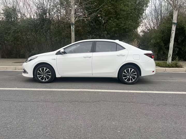 Toyota Toyota Corolla Plug-in Hybrid (PHEV) 2019 1.8L E‑CVT Leading Edition