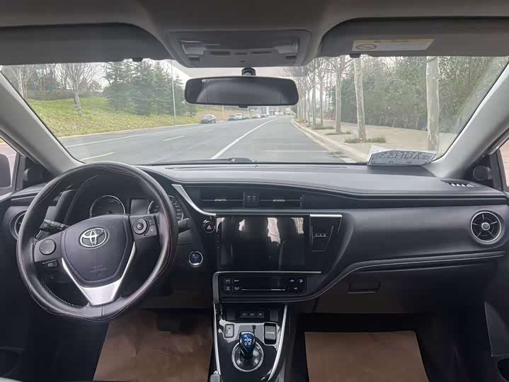 Toyota Toyota Corolla Plug-in Hybrid (PHEV) 2019 1.8L E‑CVT Leading Edition