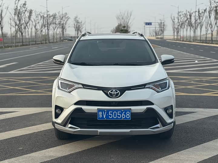 Toyota Toyota RAV4 2019 2.0L CVT 2WD Fashion Edition China VI