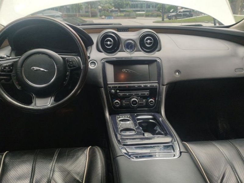 JAGUAR 2012 Jaguar XJL 5.0 Panoramic Luxury Edition