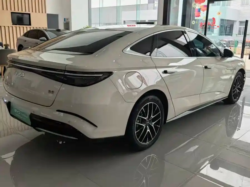 BYD BYD Seal 2024 Honor Edition DM-i 1.5L 121km Luxury Model