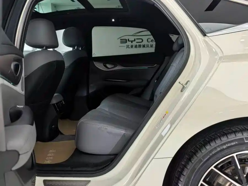 BYD BYD Seal 2024 Honor Edition DM-i 1.5L 121km Luxury Model