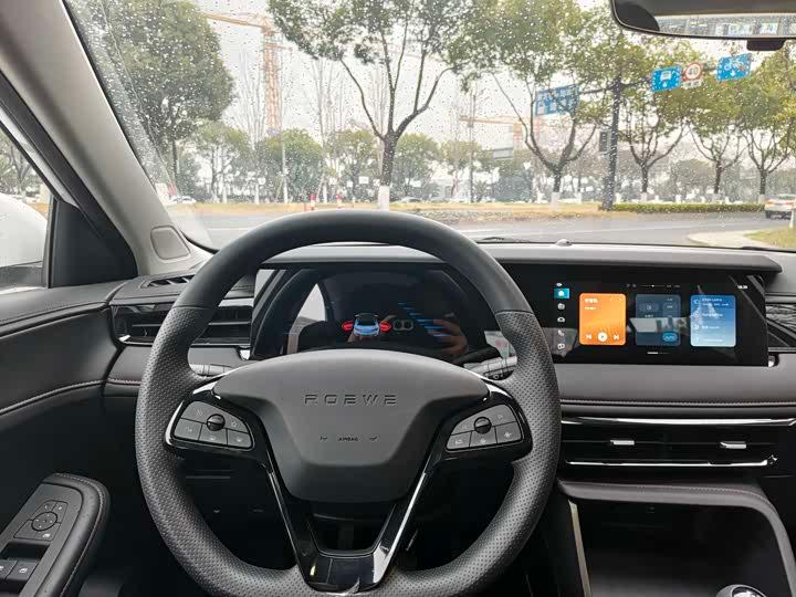 Roewe Roewe i5 2025 1.5L Manual Comfort Edition