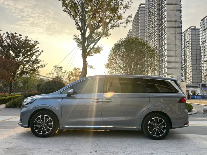 Roewe 2023 Roewe iMAX8 400TGI Exclusive Edition