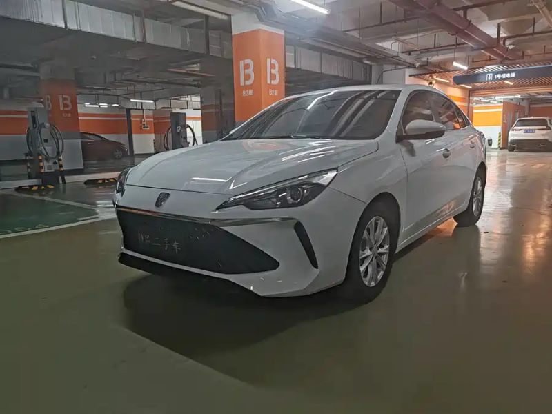 Roewe i5 2024 1.5L CVT Premium Edition - EV, Hybrid, or Fuel Used Cars from China: How Export Buyers Should Choose